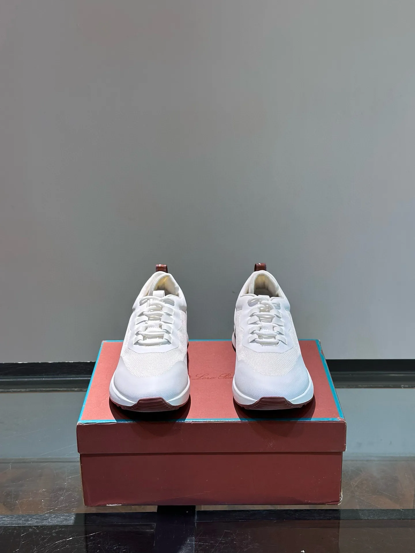 Factory price: 540💰Loro men's shoes💰iana niche Loro classic jogging shoes, men's lace-up casual shoes and sneakers, high-quality lightweight and comfortable fabrics, suitable for outdoor leisure, the color scheme is young and energetic, and it looks great with sportswear or casual suits! Size: 39-45 (38, 46 customized)